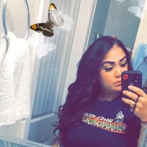 Meet your Posher, Laryssa